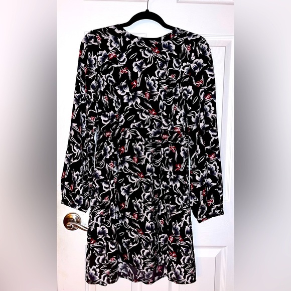 Vero Moda Long Sleeve Black Dress with White and Burgundy Floral Pattern Medium - Picture 1 of 3